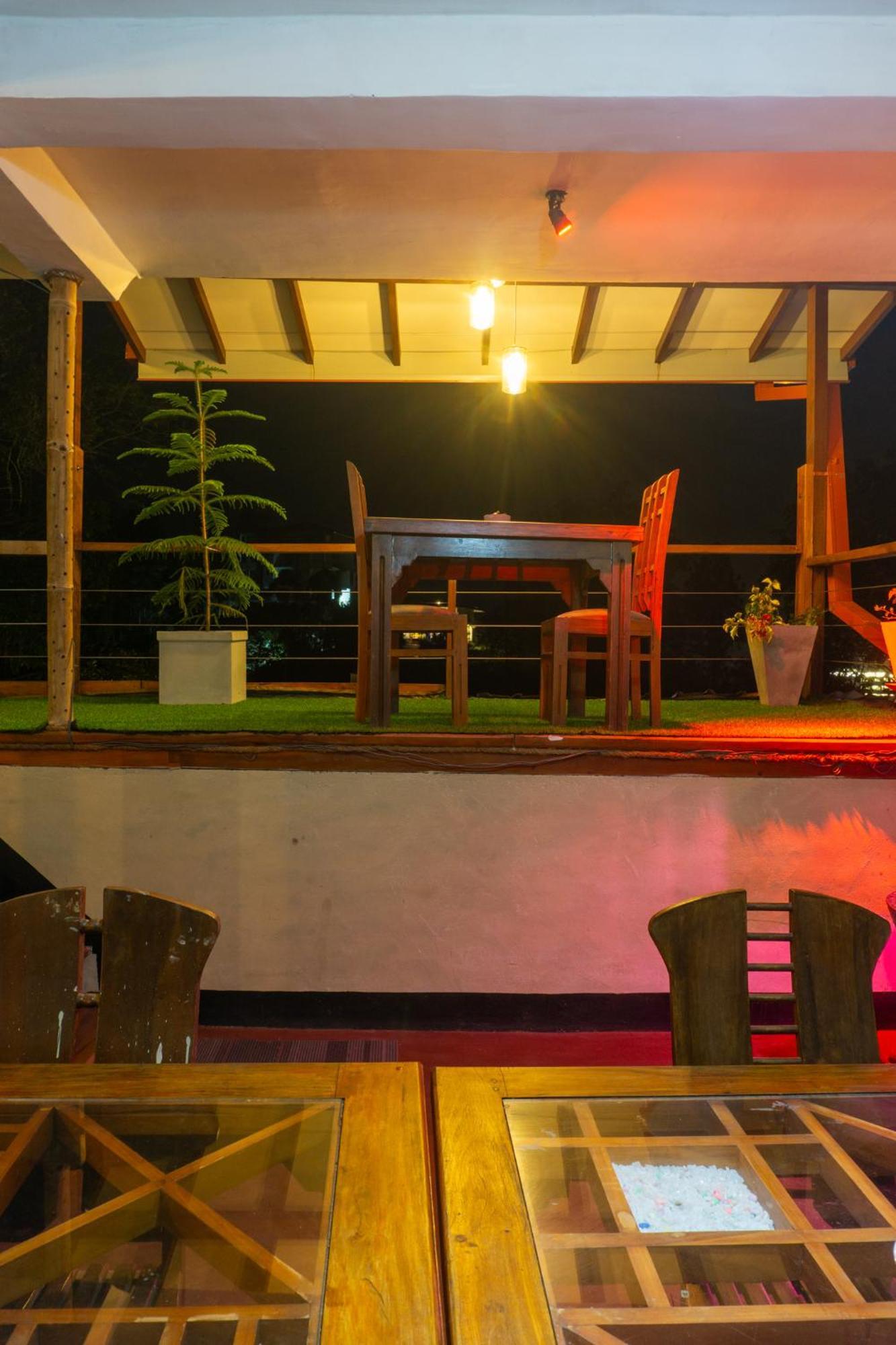 Refresh Inn Ella Εξωτερικό φωτογραφία