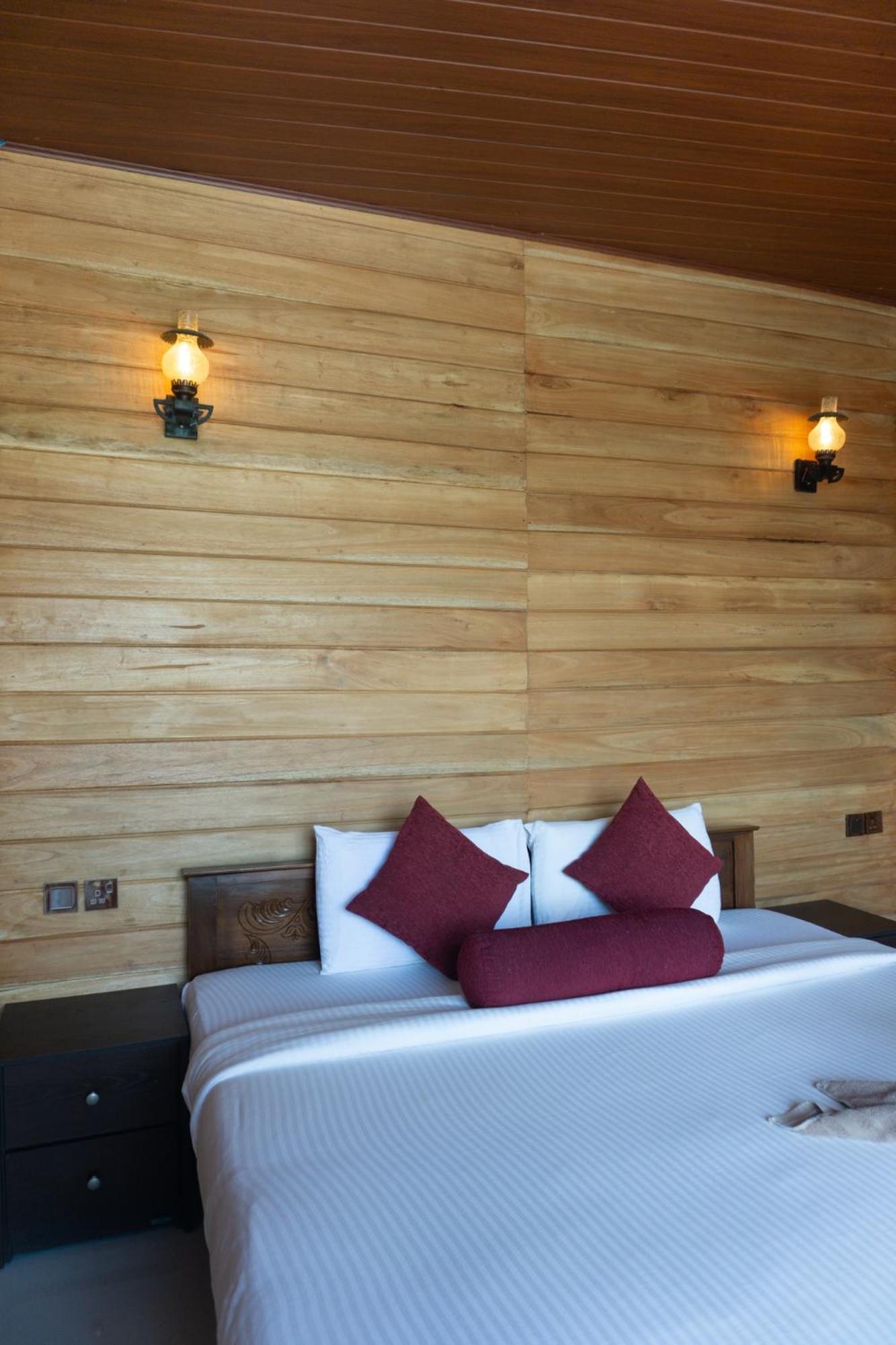 Refresh Inn Ella Εξωτερικό φωτογραφία