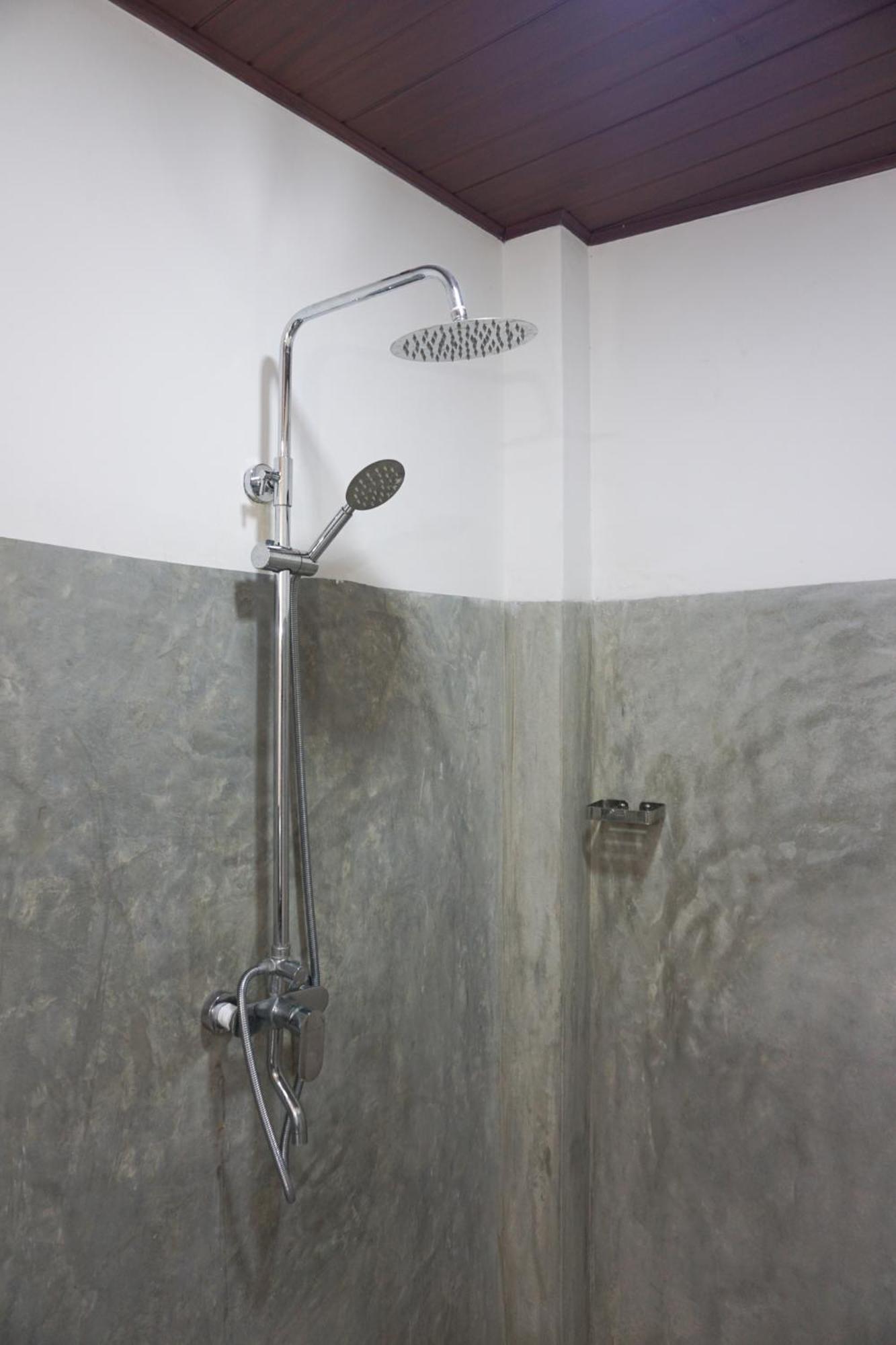 Refresh Inn Ella Εξωτερικό φωτογραφία