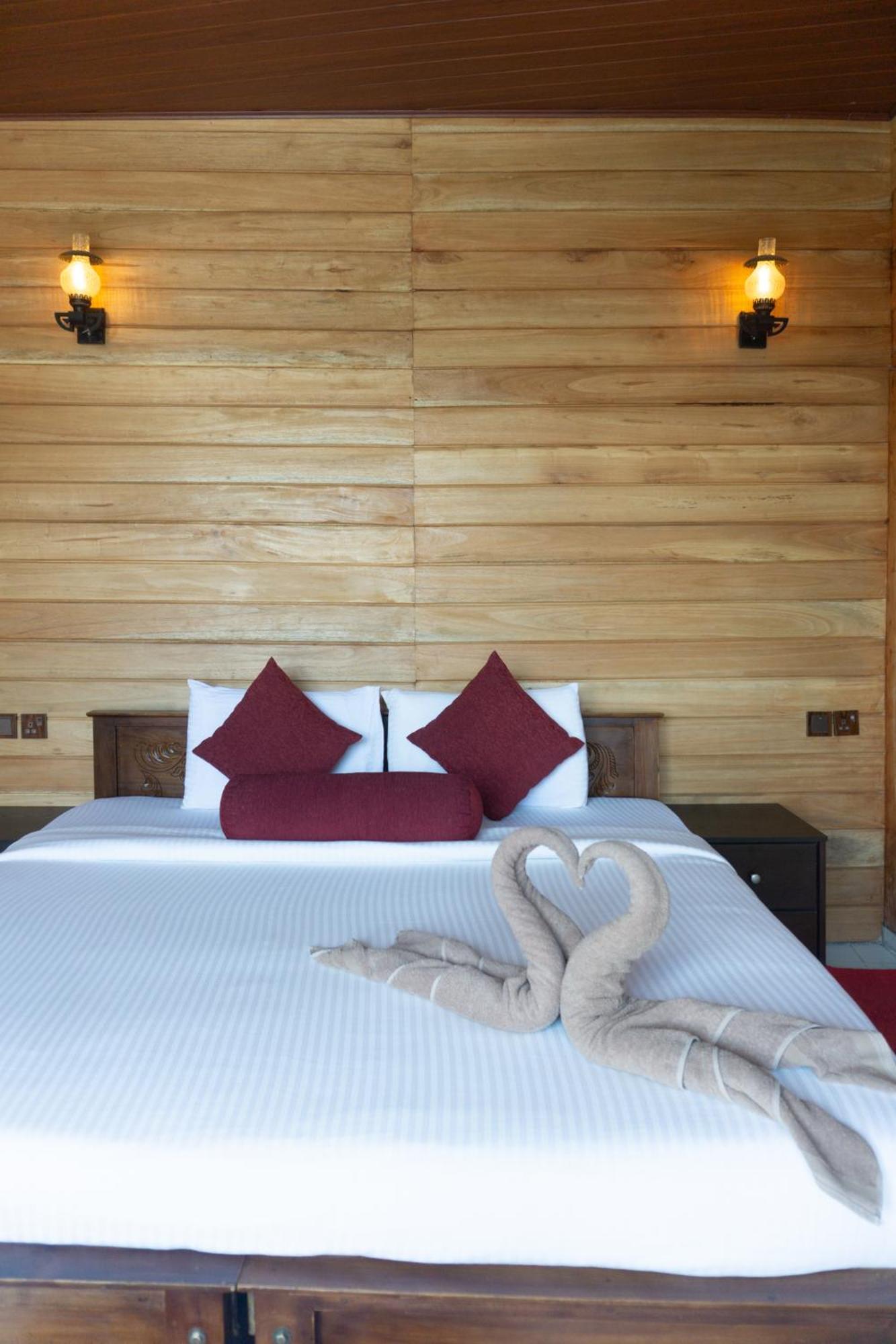 Refresh Inn Ella Εξωτερικό φωτογραφία
