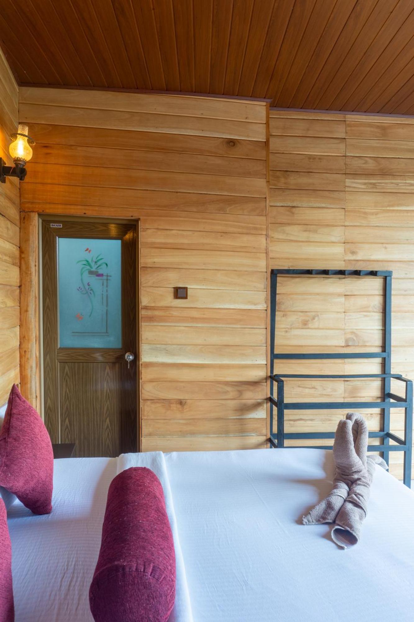 Refresh Inn Ella Εξωτερικό φωτογραφία